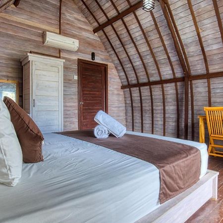 Megaland Bungalow Batununggul Bagian luar foto