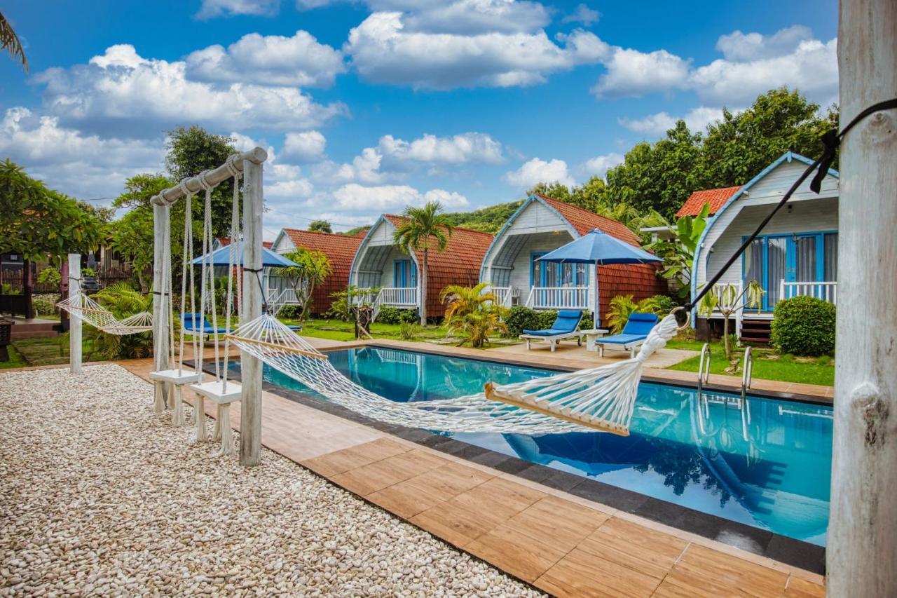 Megaland Bungalow Batununggul Bagian luar foto