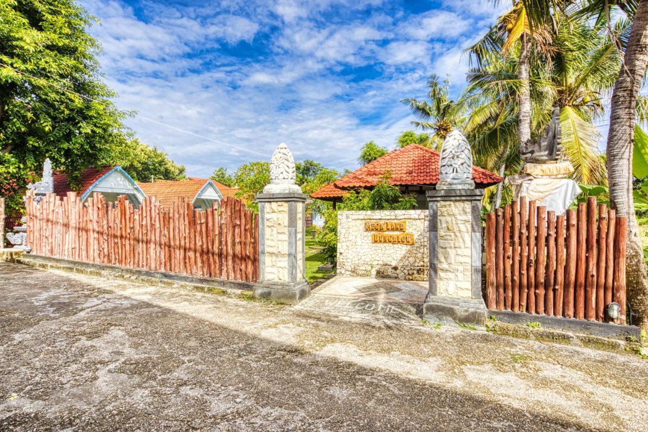 Megaland Bungalow Batununggul Bagian luar foto