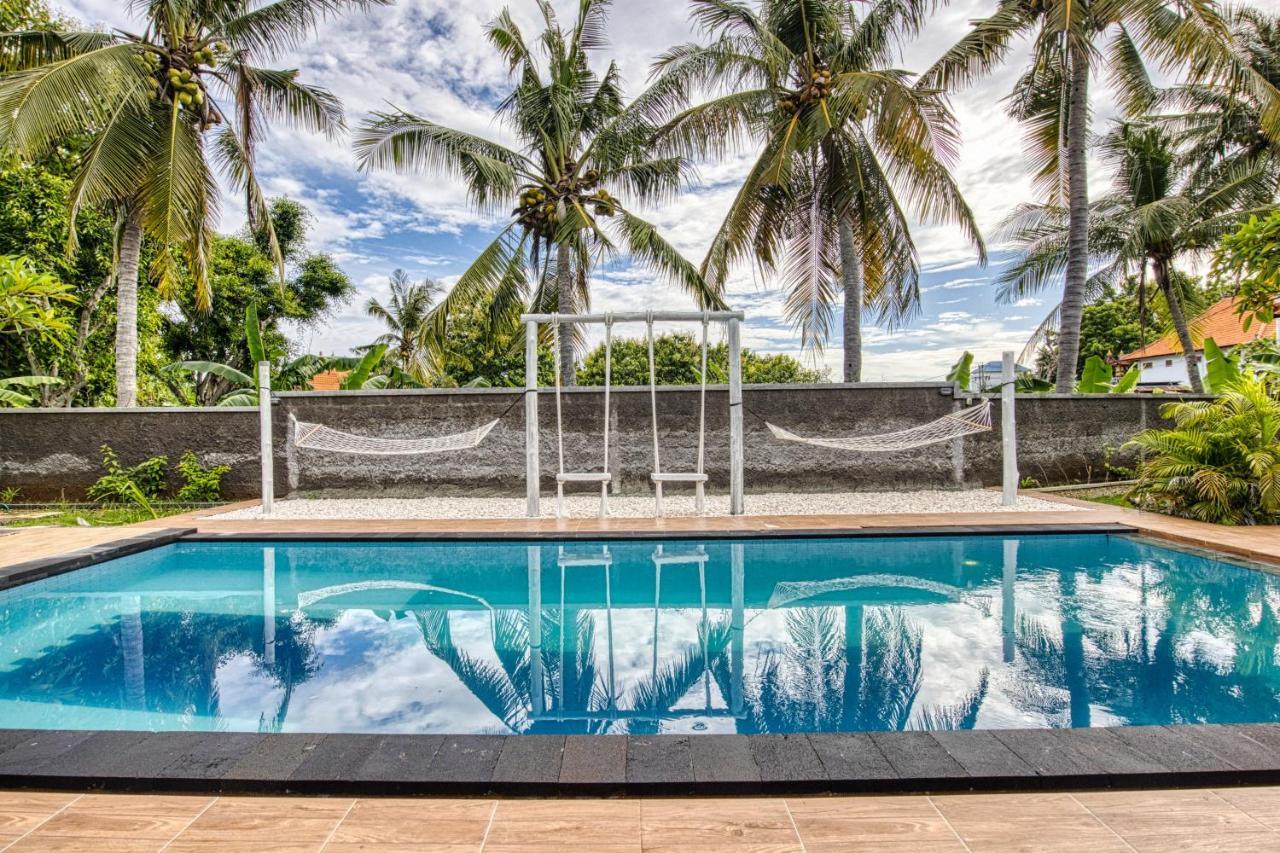 Megaland Bungalow Batununggul Bagian luar foto