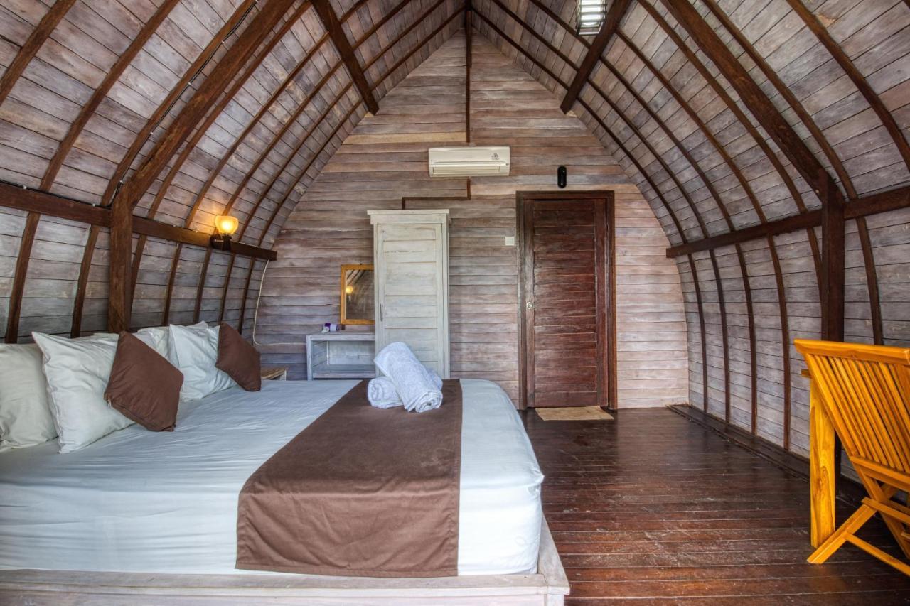 Megaland Bungalow Batununggul Bagian luar foto