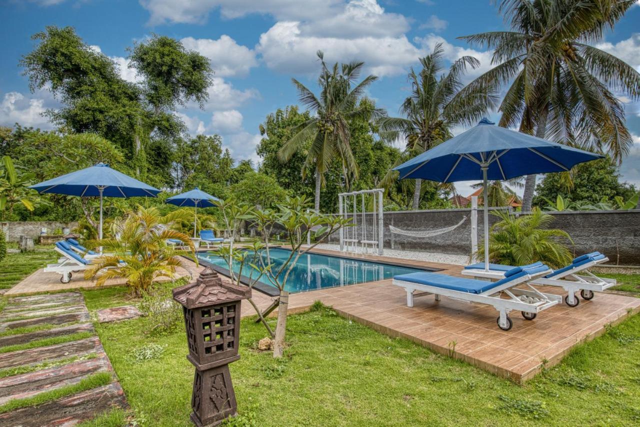Megaland Bungalow Batununggul Bagian luar foto
