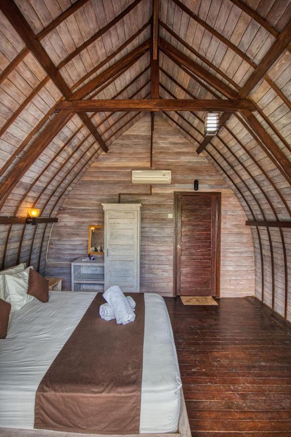 Megaland Bungalow Batununggul Bagian luar foto